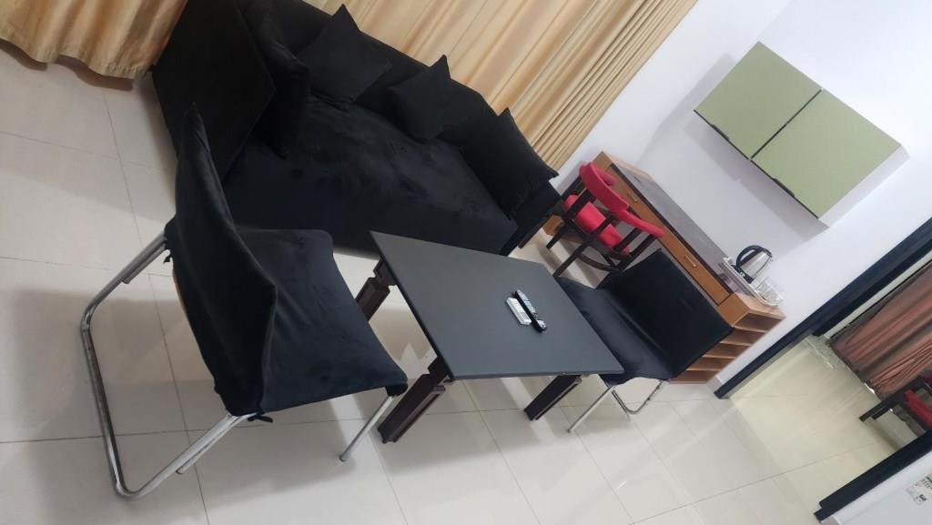 מוסקט Qurum Beach Hotel מראה חיצוני תמונה