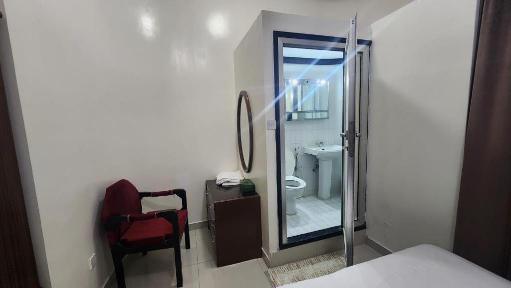 מוסקט Qurum Beach Hotel מראה חיצוני תמונה