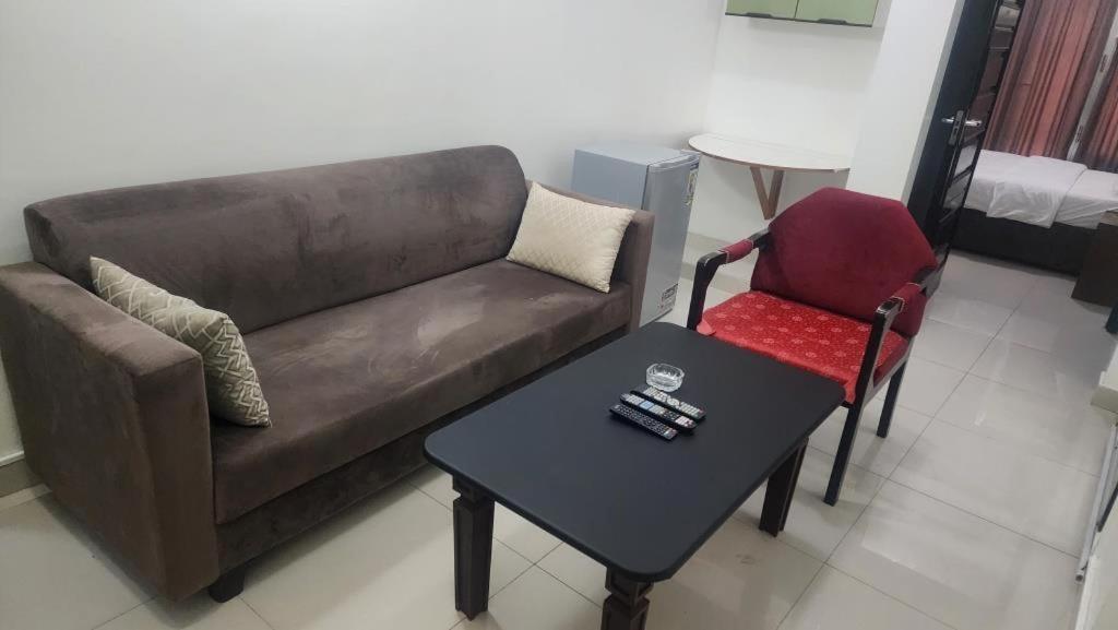 מוסקט Qurum Beach Hotel מראה חיצוני תמונה
