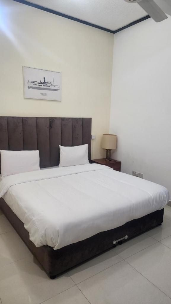 מוסקט Qurum Beach Hotel מראה חיצוני תמונה