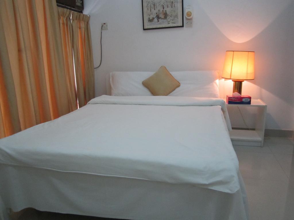 מוסקט Qurum Beach Hotel מראה חיצוני תמונה