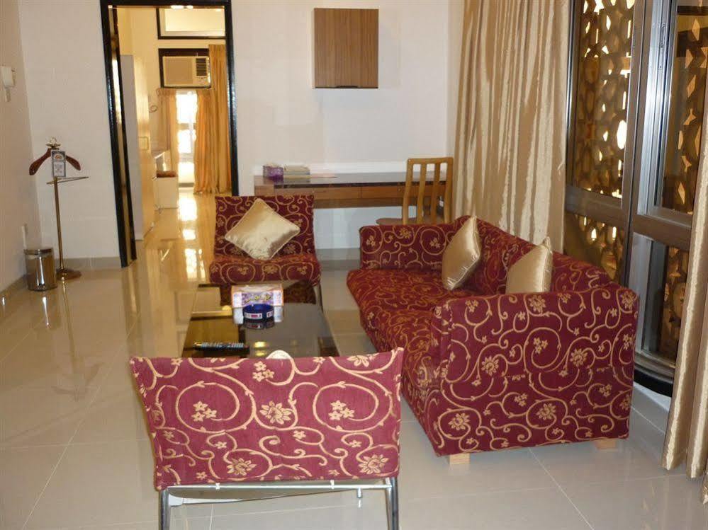 מוסקט Qurum Beach Hotel מראה חיצוני תמונה