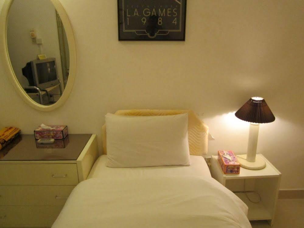מוסקט Qurum Beach Hotel מראה חיצוני תמונה