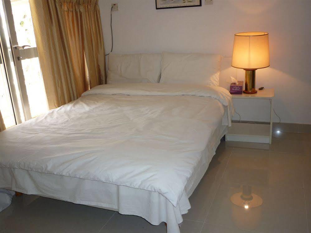 מוסקט Qurum Beach Hotel מראה חיצוני תמונה