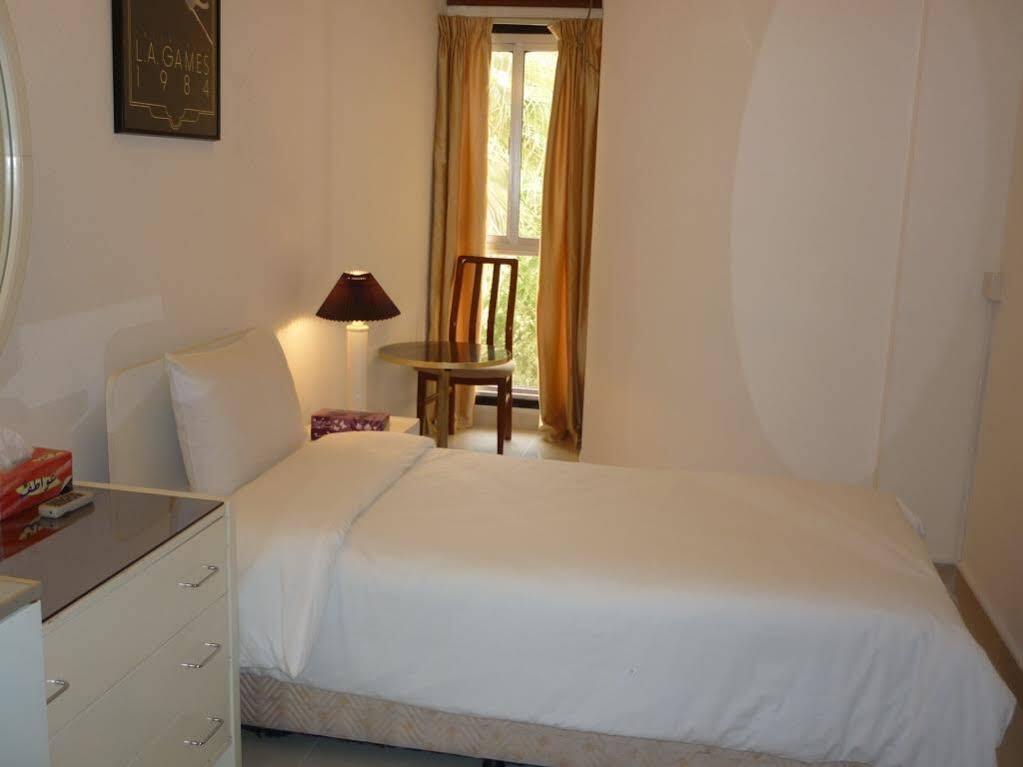 מוסקט Qurum Beach Hotel מראה חיצוני תמונה
